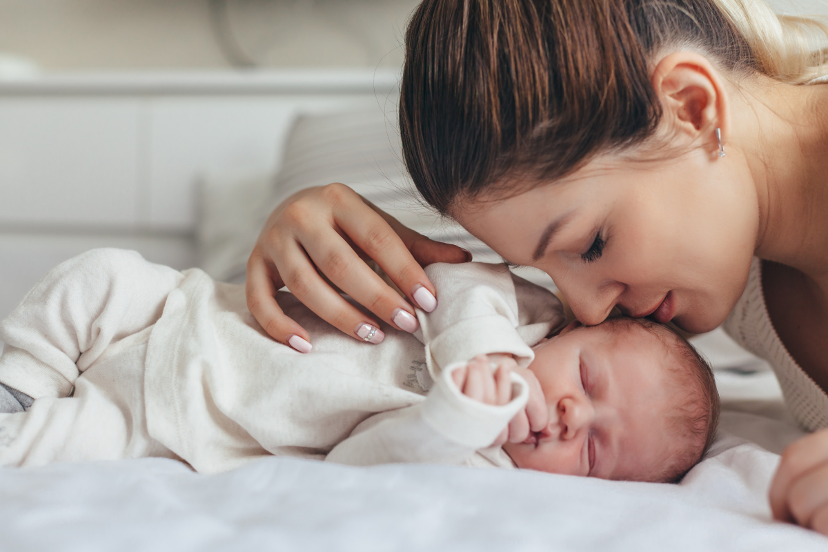 Fatigue post-partum : pourquoi est-elle si intense et comment la surmonter ?